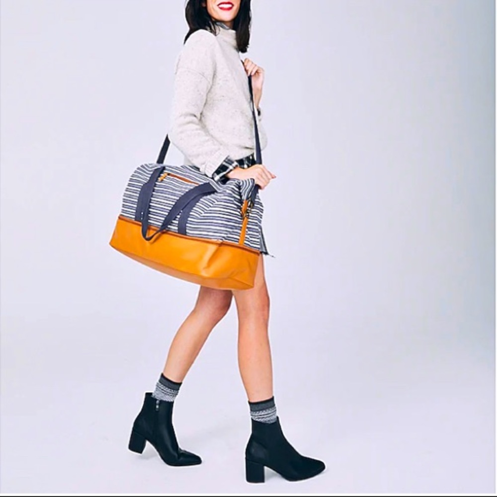 NWT WEEKENDER with SHOE COMPARTMENT